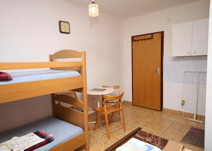 Gostinjska kuća Triple Room Povljana 6476b Povljana